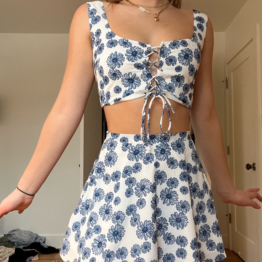 Beginning Boutique lace up corset top with matching skirt set